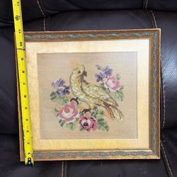 CUADRO ANTIGUO DE MADERA Y CRISTAL DISEÑO FLORES