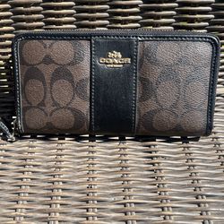 Coach wallet