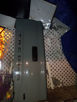 Tacoma Tailgate
