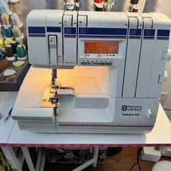 Husqvarna Viking Huskylock 910