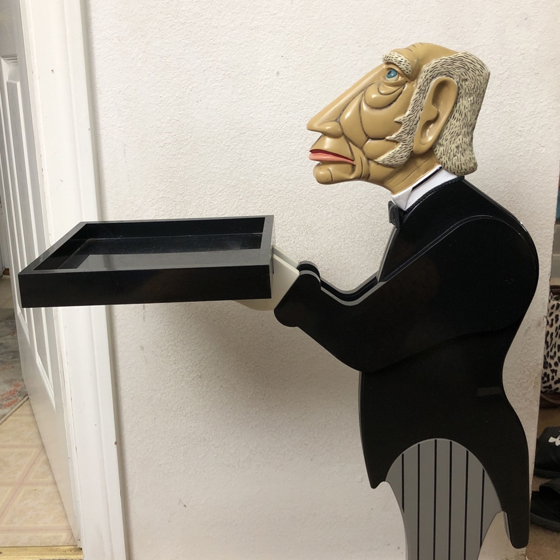 Late 20th Century Vintage Butler Statue With Serving Tray Holder by Bombay Company