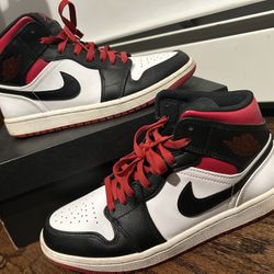 Air Jordan 1 MID Size 8 Men’s 