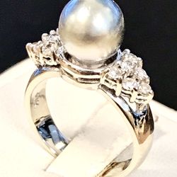 White gold pearl and diamond ring