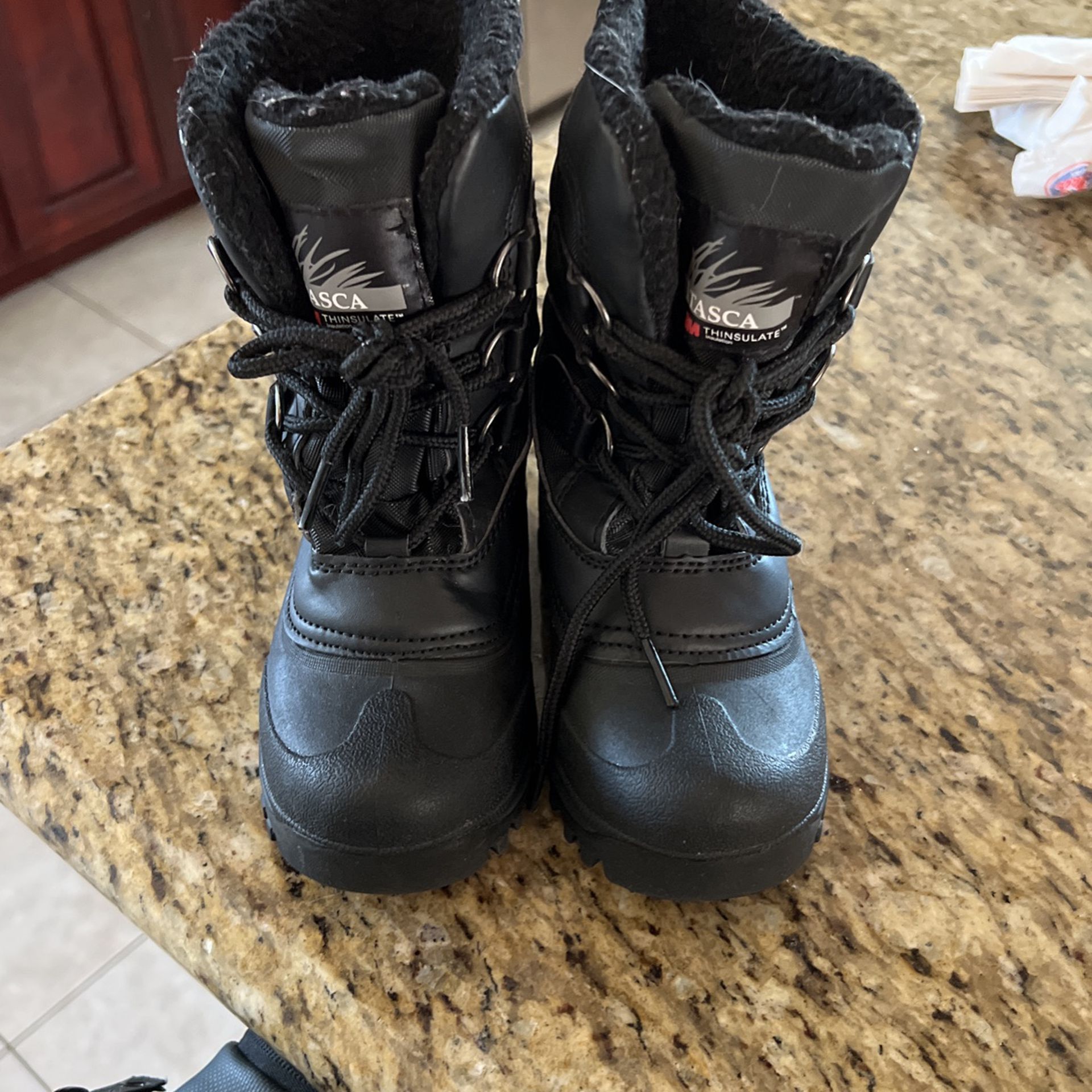 Itasca Kids Snow Boots - Good Condition 