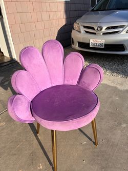 Petal vanity chair