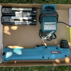 Mikita Drill With Charger And 2 Batteries. Trades welcome 