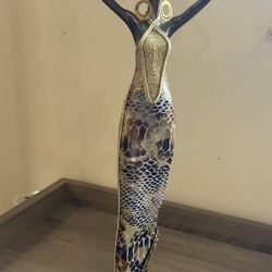 Elegant African Woman Figurine Sculpture – Hand-Painted Decorative Statue