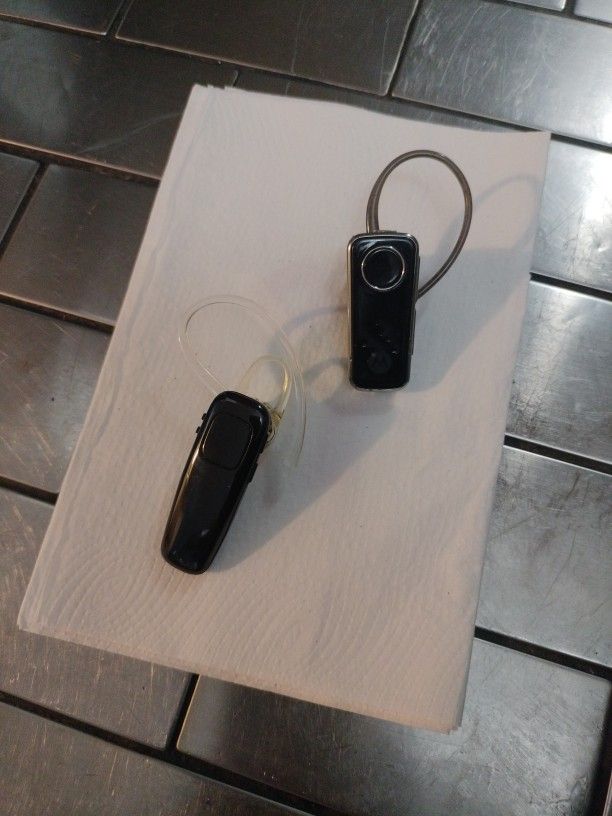 Bluetooth Earbuds  Price For Each
