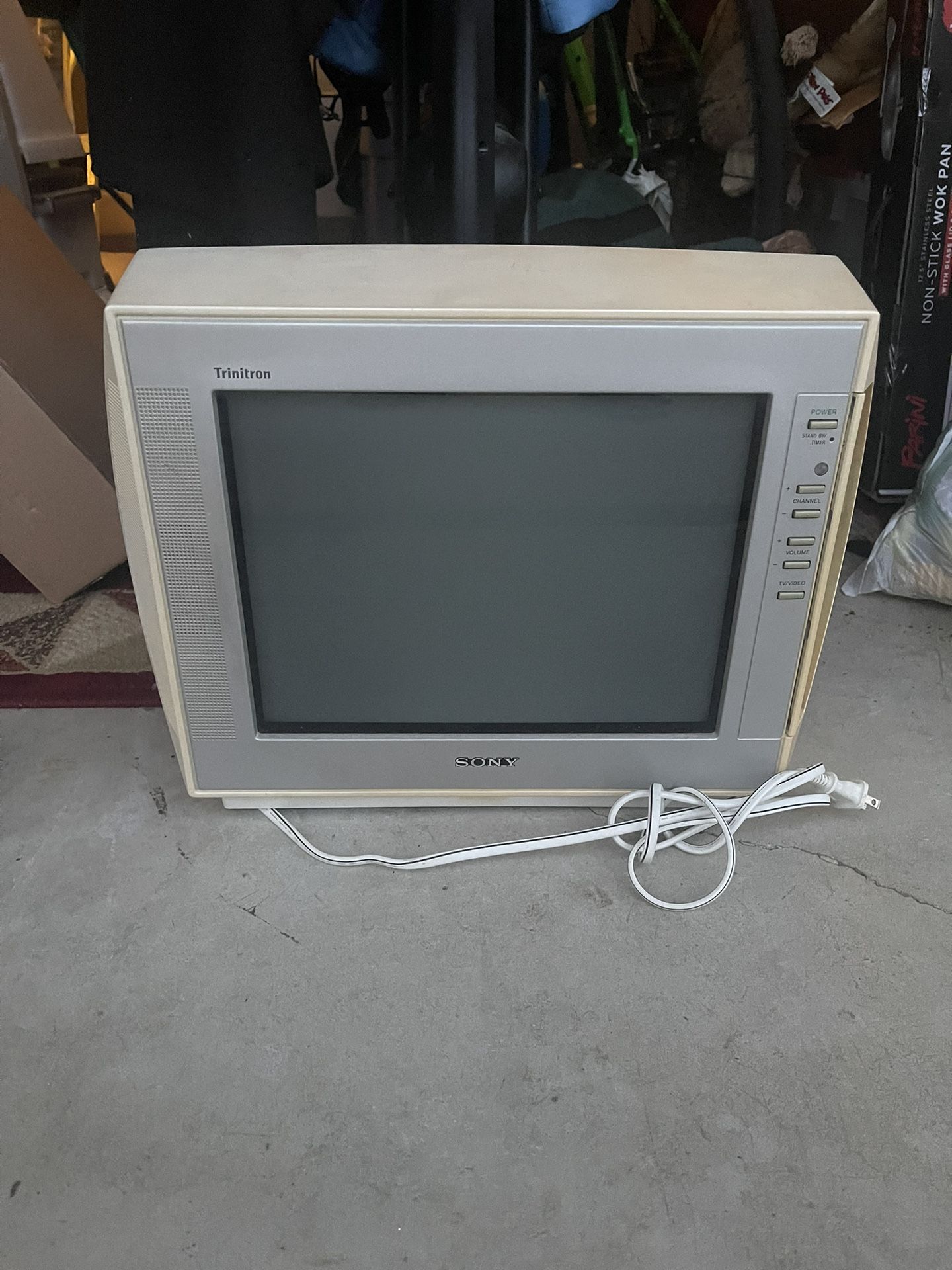 Sony Trinitron KV 13fm13 - 13" CRT TV