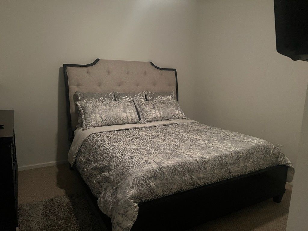 Expresso King Bed Set (Bernhardt Furniture)