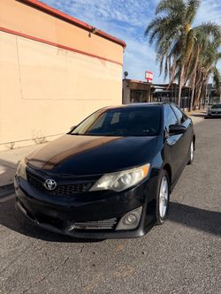 Se vende o cambia por otro Toyota Camry 2014 SE