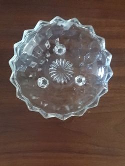 Depression Glass. Jeanette Cubist Footed Dish