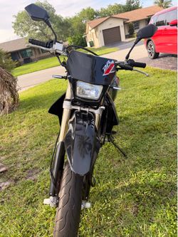 2022 Suzuki DRZ 400sm