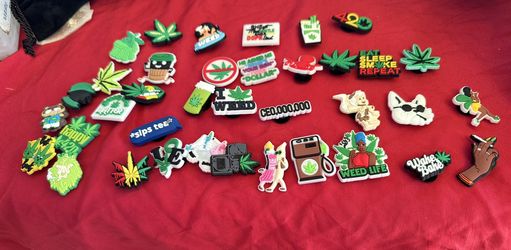 37 Pieces. Croc Charms . Green Leaf . Not Free
