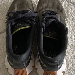 Reebok Men’s Size 7 Sneakers Like New 