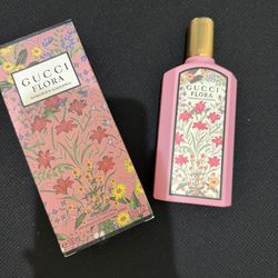 Gucci Flora Perfume