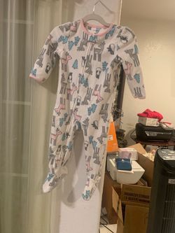 Simple Joys by Carter’s Baby Fleece Footed Sleeper – 18 Months