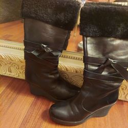 Size 8 leather tall boots. Good condition