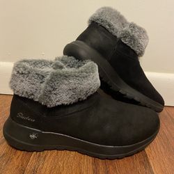 Skechers women’s winter boots  size 9 - faux fur & suede