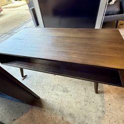 Ashley Furniture Kisper Coffee Table