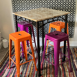 Rustic Metal Pub Table with 4 Stools – New Condition - Melrose Park, PA