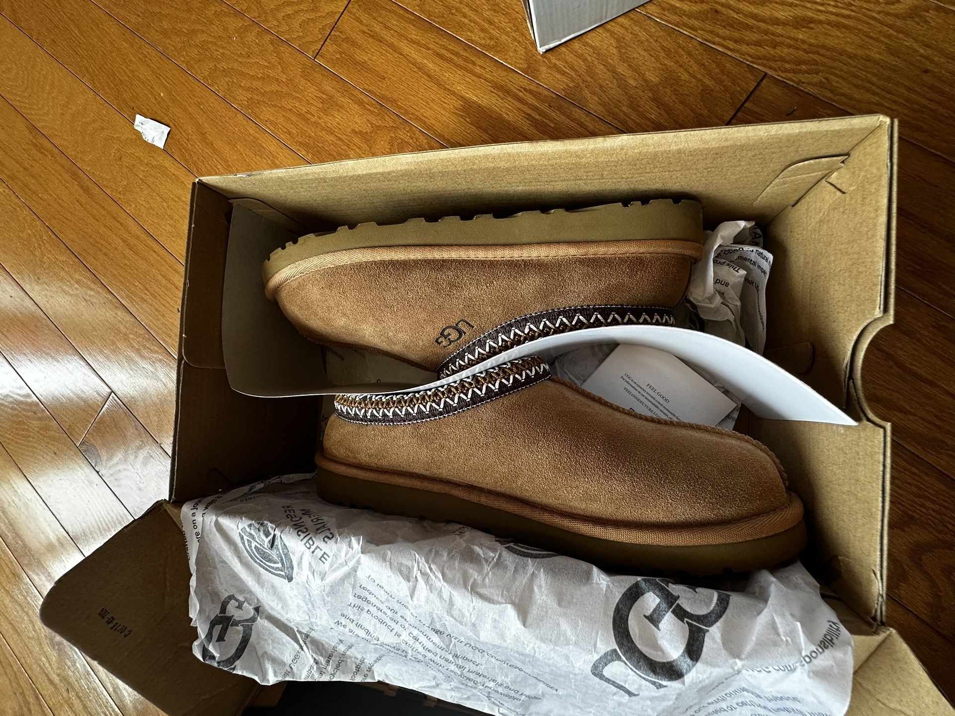 UGG Tasmans