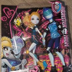 Mattel Monster High Lagoona Blue and Gil Webber Doll (2-Pack)

