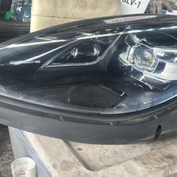 2019.2020.2021 Porsche Macan Drivers Headlight 