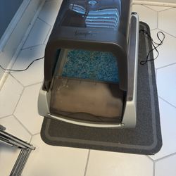 Pet Safe Scoop Free Litter Box + Crystals 