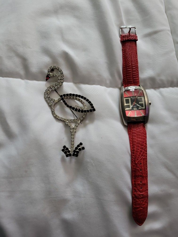 Flamingo CleatrStone Brooch