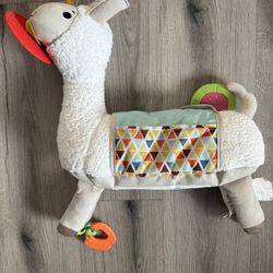 Fisher-Price Baby Toy Grow-with-Me Tummy Time Llama Wedge Support with Mirror, Teether & Rattle for Developmental Play Newborns Ages 0+ Months
