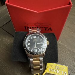 INVICTA Men 38mm Stainless Steel Gold + Steel Black dial PC21 Quartz. 