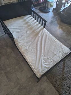 Toodler bed
