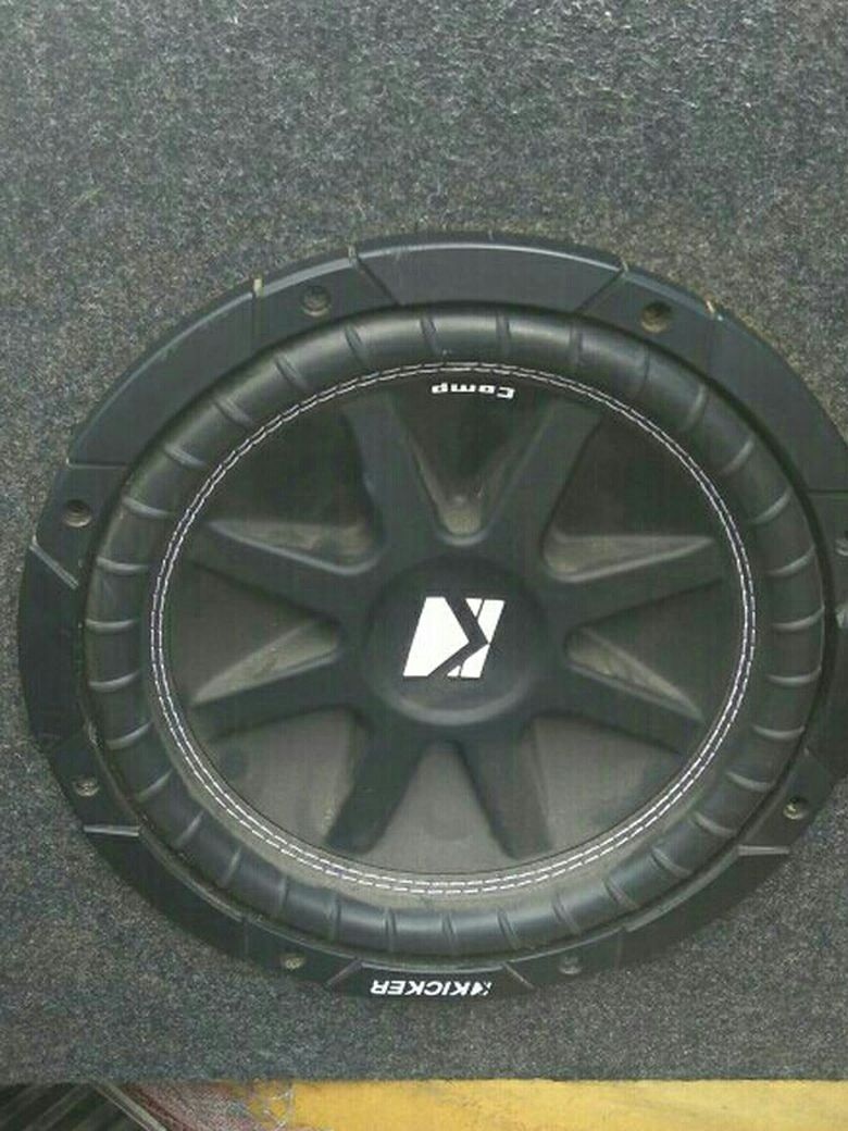 10 In SubWoofer Kicker And kenwood kac-7203 amplifier