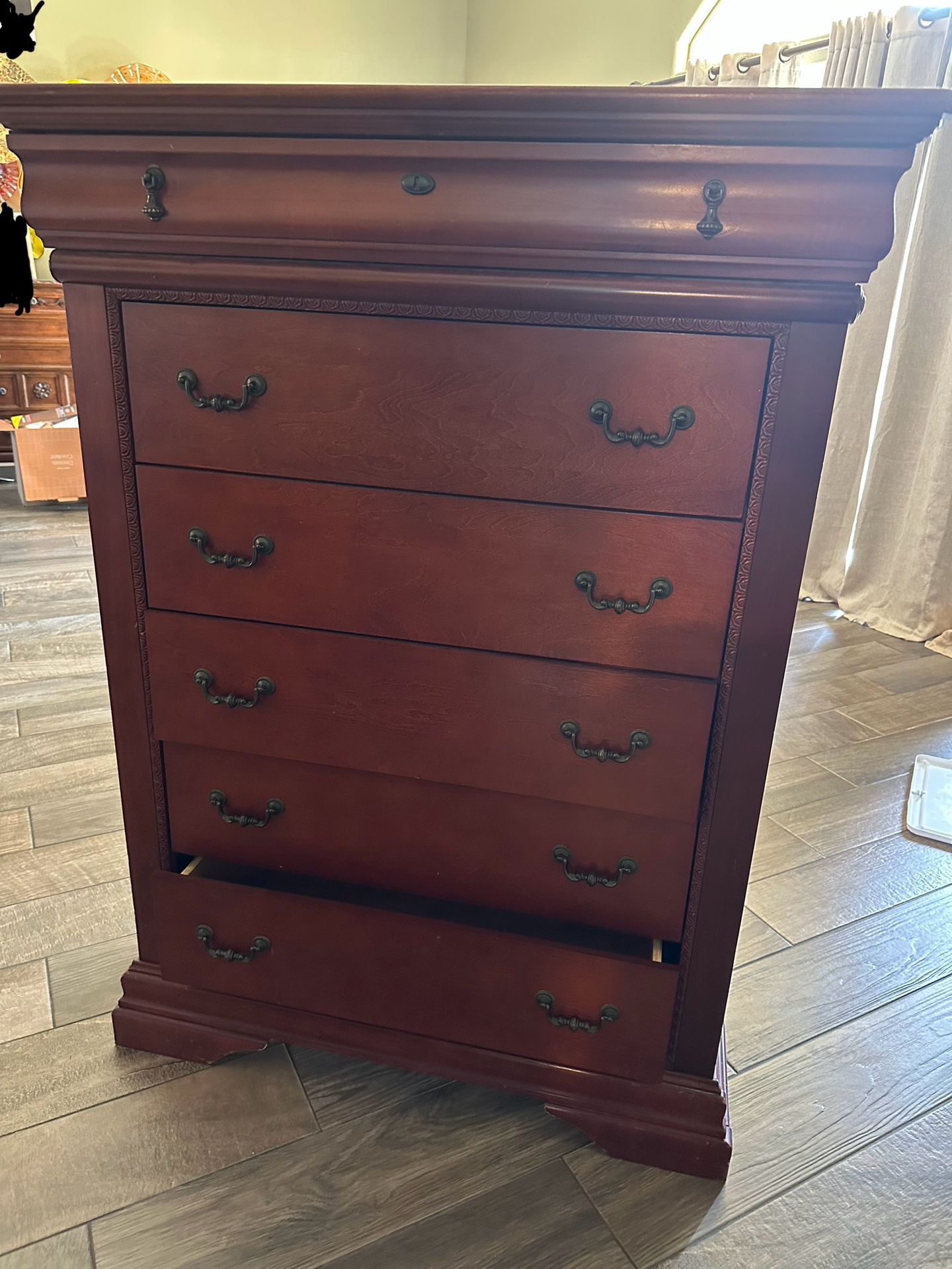 Dresser