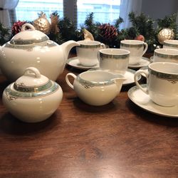 Thun 1794 Czech Republic Porcelain Tea Set