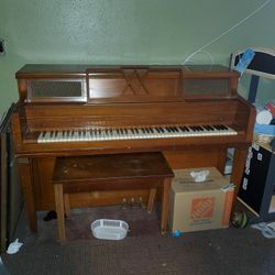 KOHLER AND CAMPBELL UPRIGHT PIANO