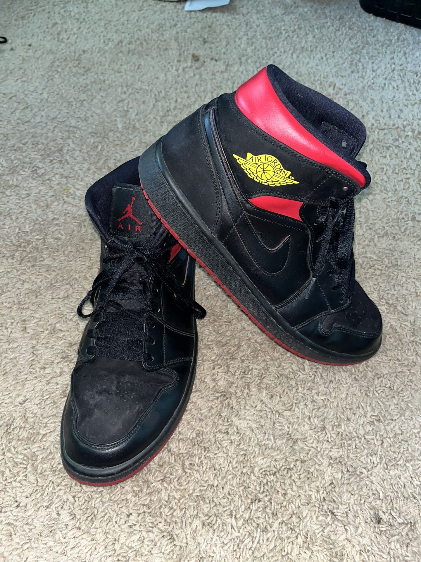 Jordan 1 Mid “Last shot” Size 13