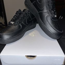Black Nike AF1 