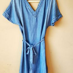 Signature B Denim  Fabric Dress Women's Size M Medium  Short Sleeve  Fabric
