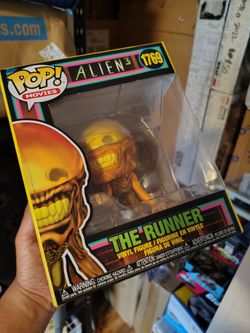 Funko Pop alien 3 1769 The Runner Figure Black Light