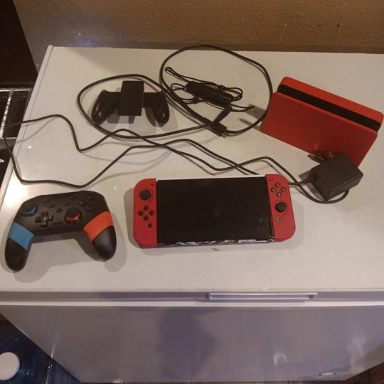 Nintendo Switch OLED Mario Red