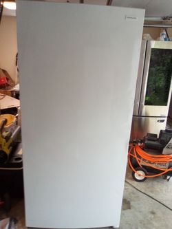 21 cubic Frigidaire upright freezer