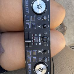 Portable DJ Mix Kit with Headphones