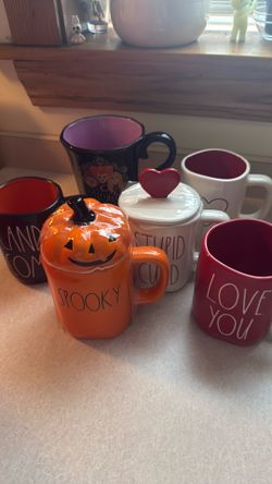 Rae Dunn cups