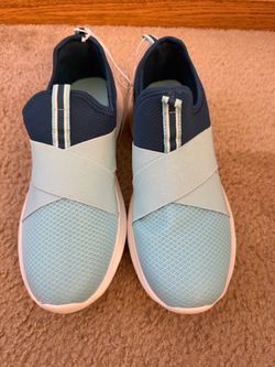 Women’s size 10 Memory Foam Walking Shoes New
