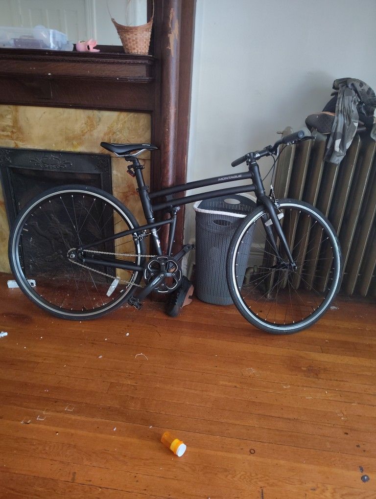 Boston Montague Bike Black