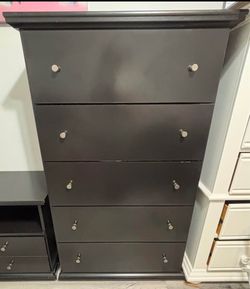 Black bedroom set