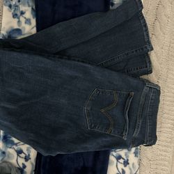 Women’s Levi Jeans 