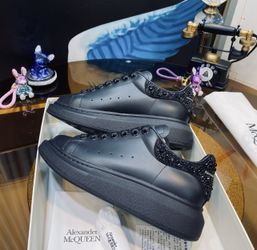 Alexander McQueen Men Shows 